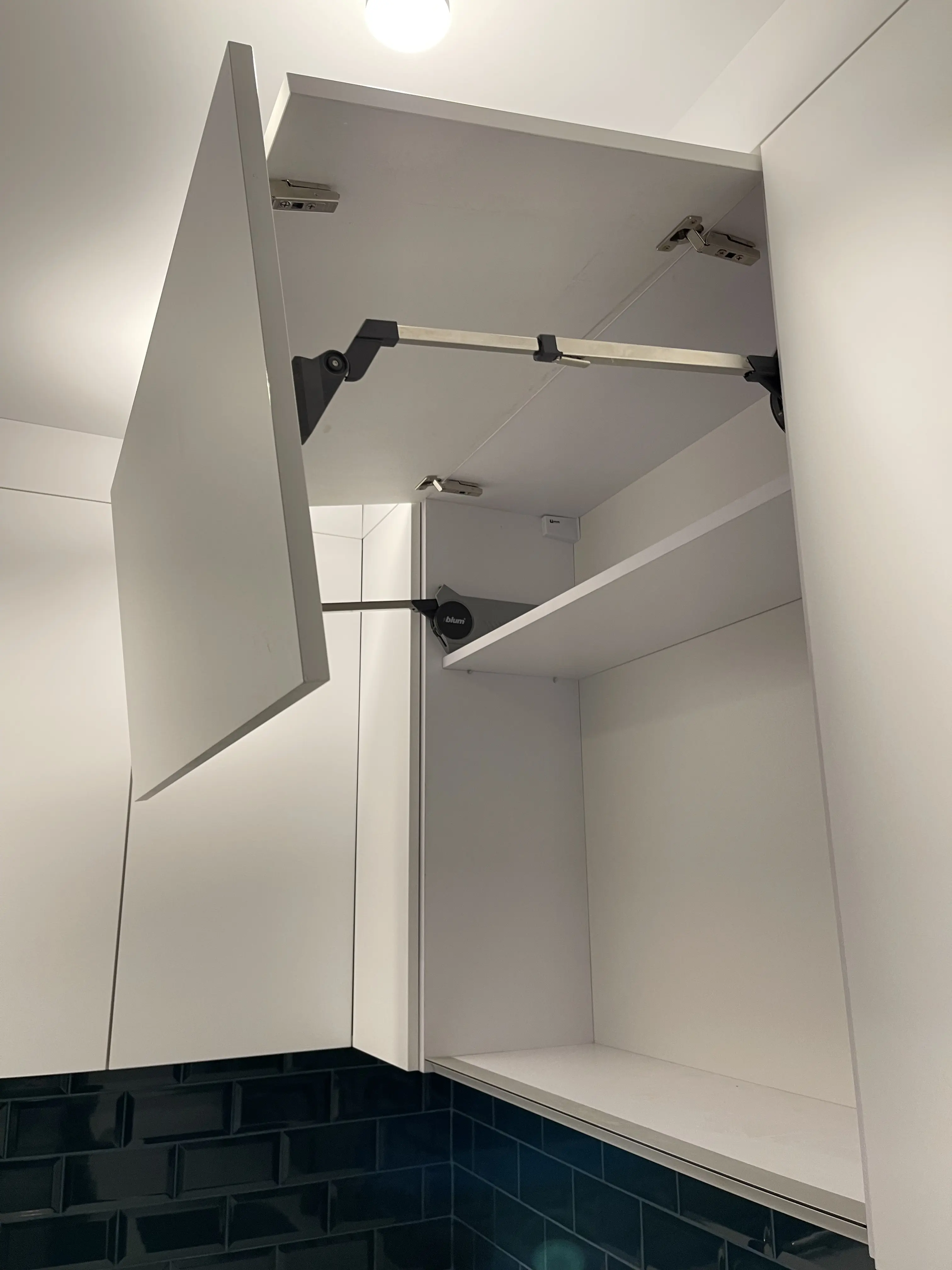 Aventos HF від Blum